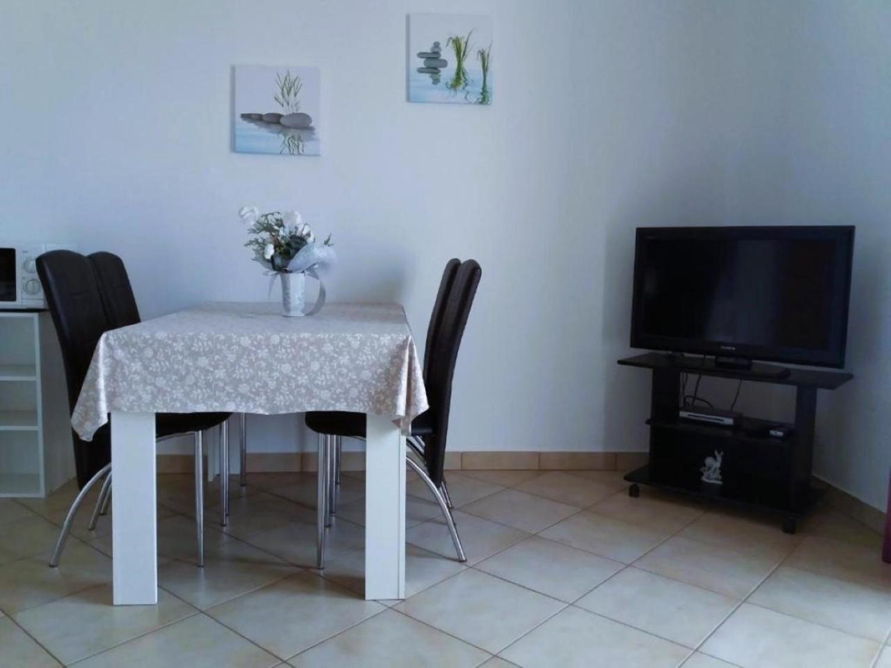 Guest House Lucija Banjol Zimmer foto